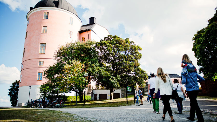 Uppsala-slott_2012_Slottsbacken_900x508