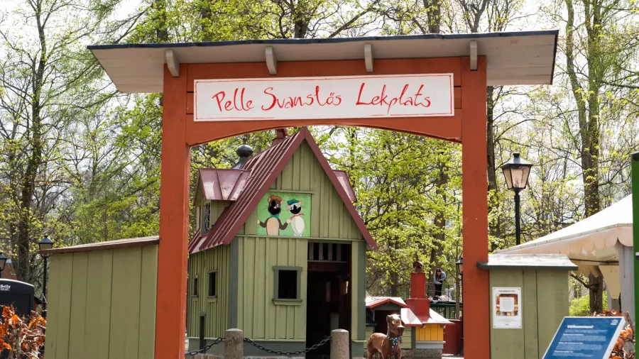 Ingång till lekplats