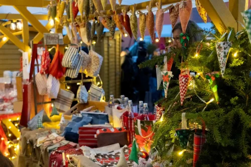 Marknadsstånd på julmarknad