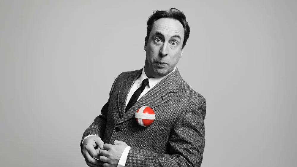 Komikern Per Andersson i kavaj