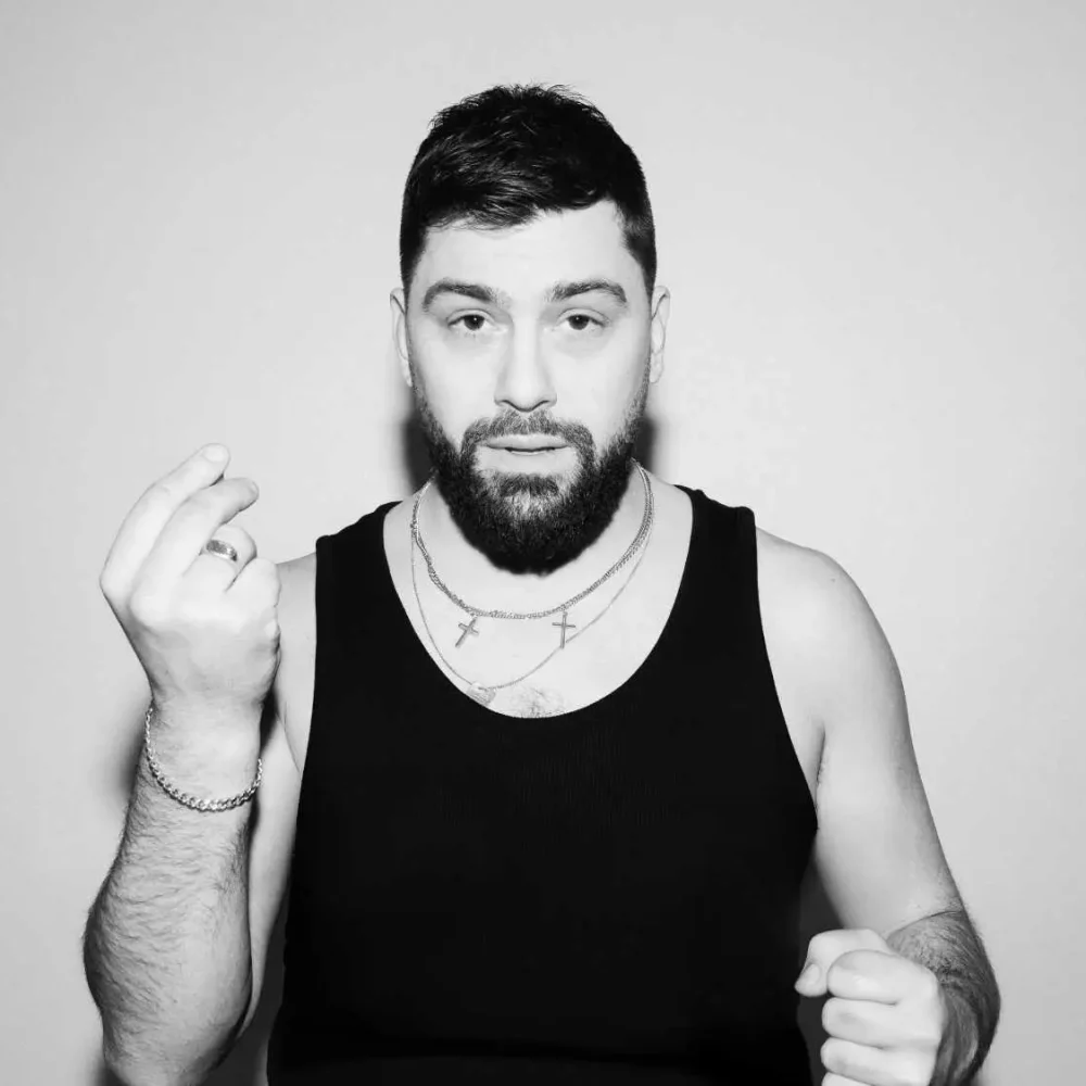 Artisten Simon Superti