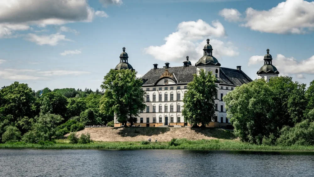 Skokloster slott sett från sjön