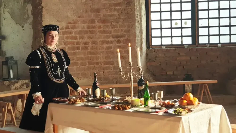 Person i historiska kläder